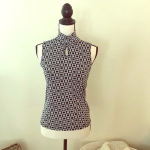 High neck sleeveless blouse